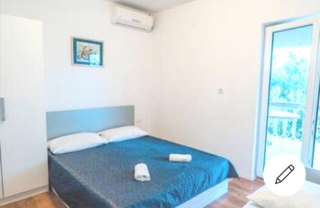 Apt White Idyll, 3 Bedrooms, 3 Bathrooms, Terrace Apt Promajna Exterior photo