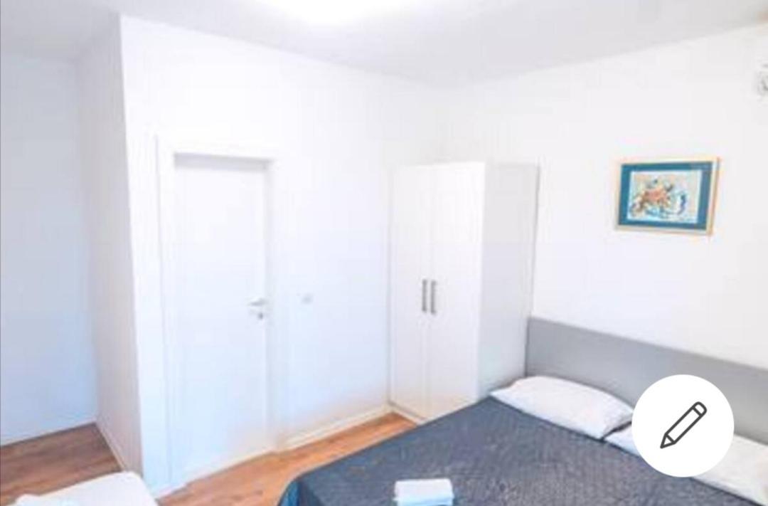 Apt White Idyll, 3 Bedrooms, 3 Bathrooms, Terrace Apt Promajna Exterior photo