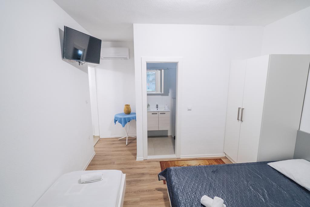 Apt White Idyll, 3 Bedrooms, 3 Bathrooms, Terrace Apt Promajna Exterior photo